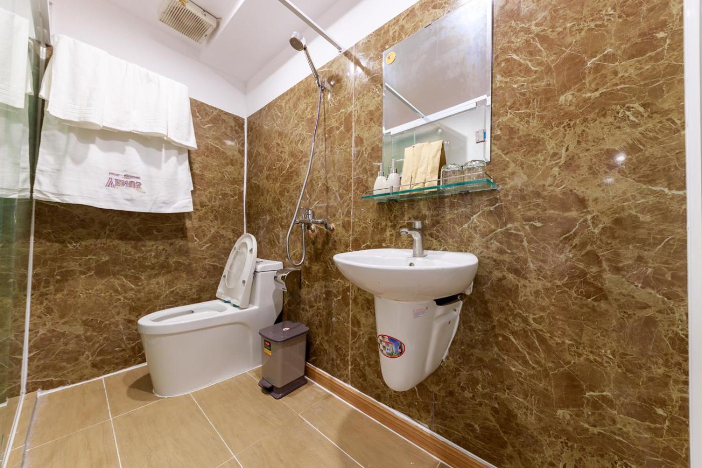 Venus Hotel & Massage - Bui Vien Walking Street Bandar Ho Chi Minh Luaran gambar